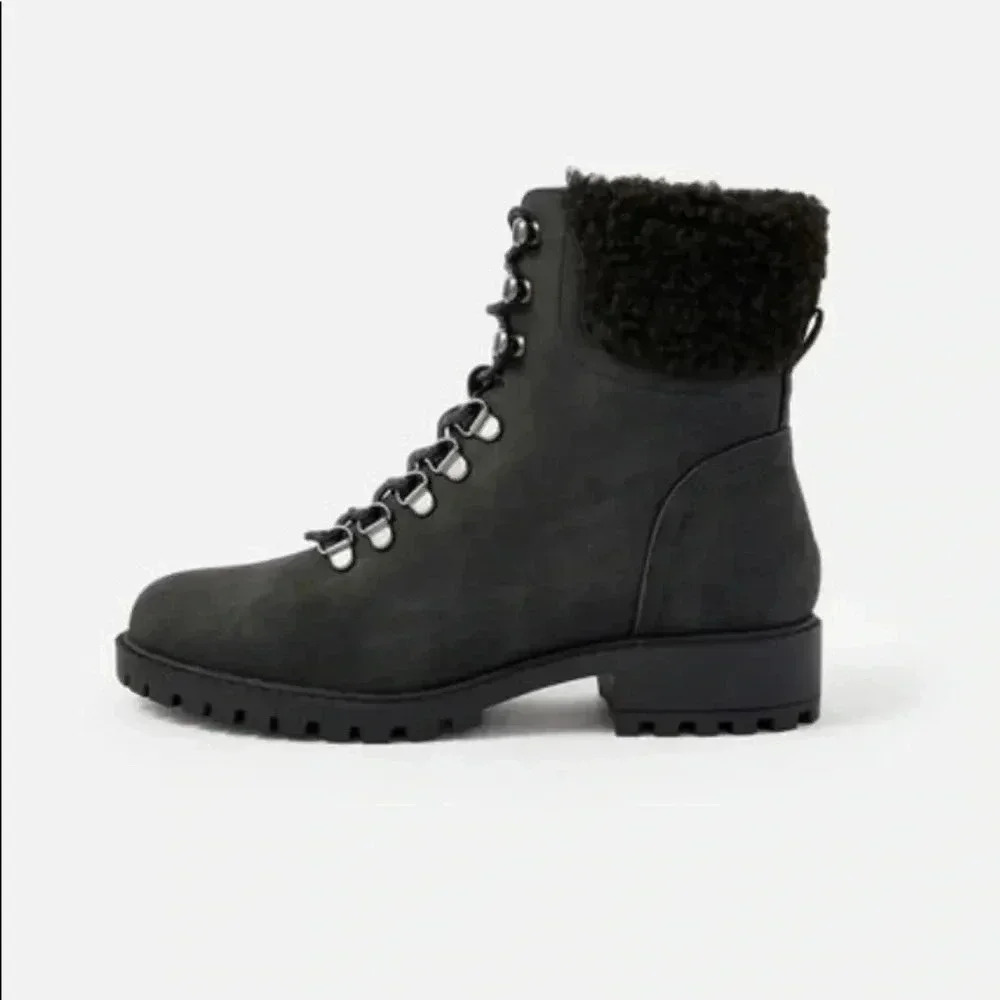 🆕Bamboo Black Smooth Wildone Boots 6🆕